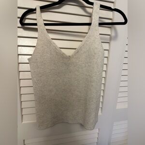 Old Navy V neck Sweater tank Size M